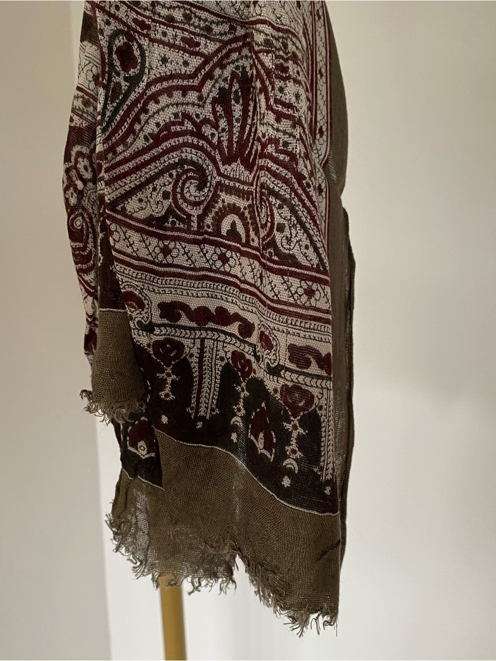 Massimo Dutti Leopard Paisley Print Lightweight Scarf - Picture 7 of 11